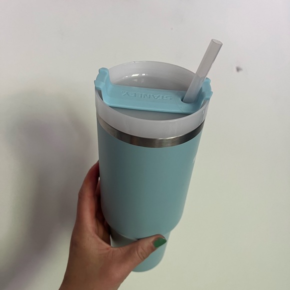 Stanley - AQUA - OG 40 oz Adventure Quencher Travel Tumbler (Light Blue) NWT! - Picture 2 of 5